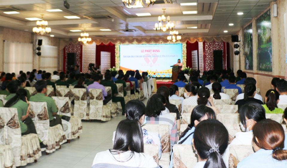 Phó Chủ tịch Bạc Liêu: Chăm lo hơn nữa quyền và lợi ích phụ nữ - 1 Phó Chủ tịch Bạc Liêu: Chăm lo hơn nữa quyền và lợi ích phụ nữ - 1