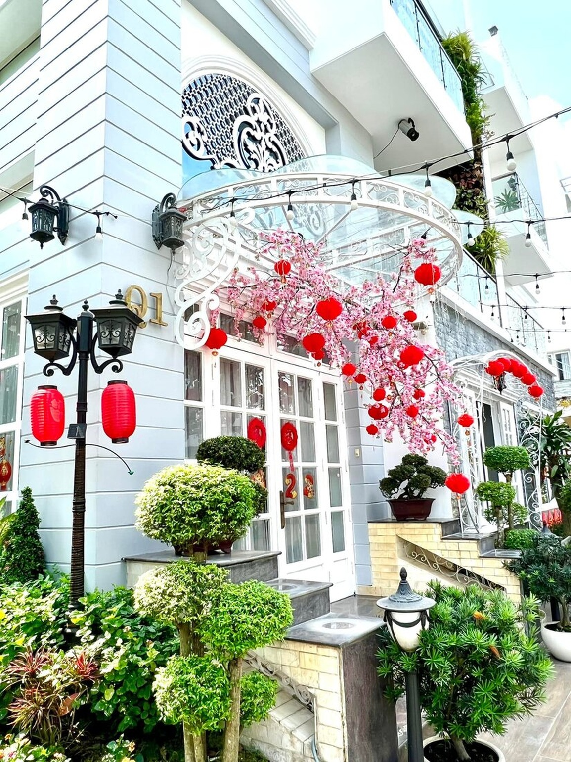 Biệt thự, nhà riêng của sao Việt trang hoàng rực rỡ đón Tết Nhâm Dần - 4 Biệt thự, nhà riêng của sao Việt trang hoàng rực rỡ đón Tết Nhâm Dần - 4