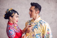 50 tuổi, người đẹp gốc Việt - Chung Lệ Đề nóng lòng sinh con cho chồng trẻ