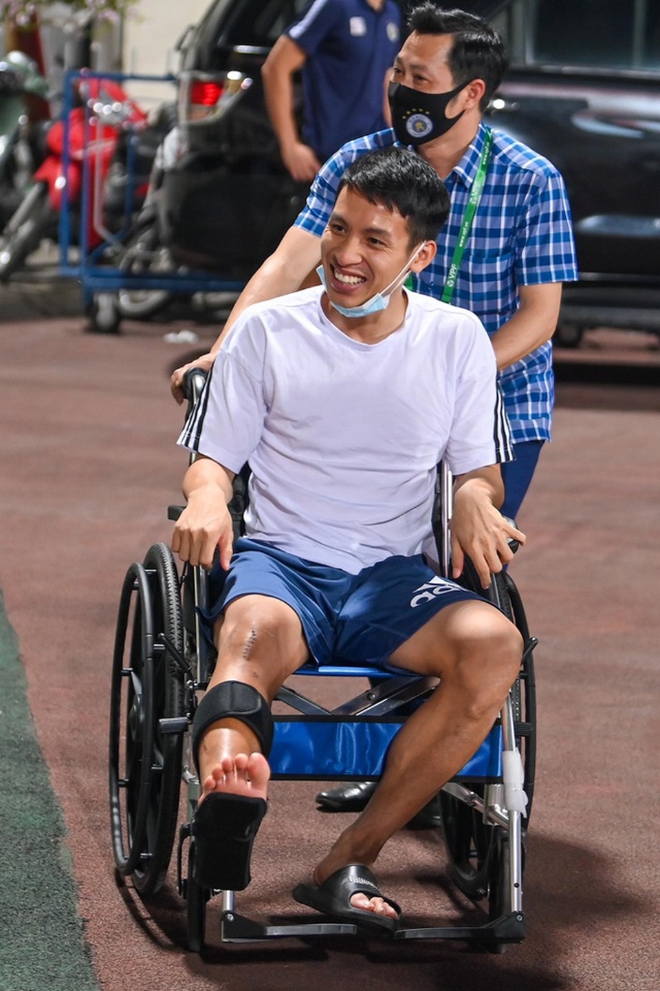 Tín hiệu vui từ Hùng Dũng, bắt đầu hành trình trở lại sân cỏ - 2 Tín hiệu vui từ Hùng Dũng, bắt đầu hành trình trở lại sân cỏ - 2