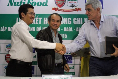 Mở học viện, ông chủ hãng sữa muốn làm bóng đá chuyên nghiệp