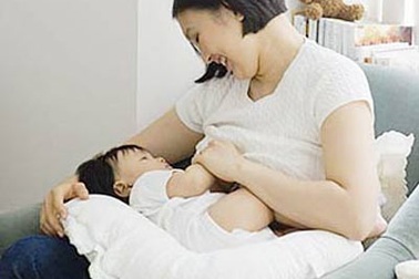 Thời điểm nên cai sữa cho bé