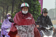 Miền Bắc mưa lớn, cảnh báo lũ trên sông Hồng