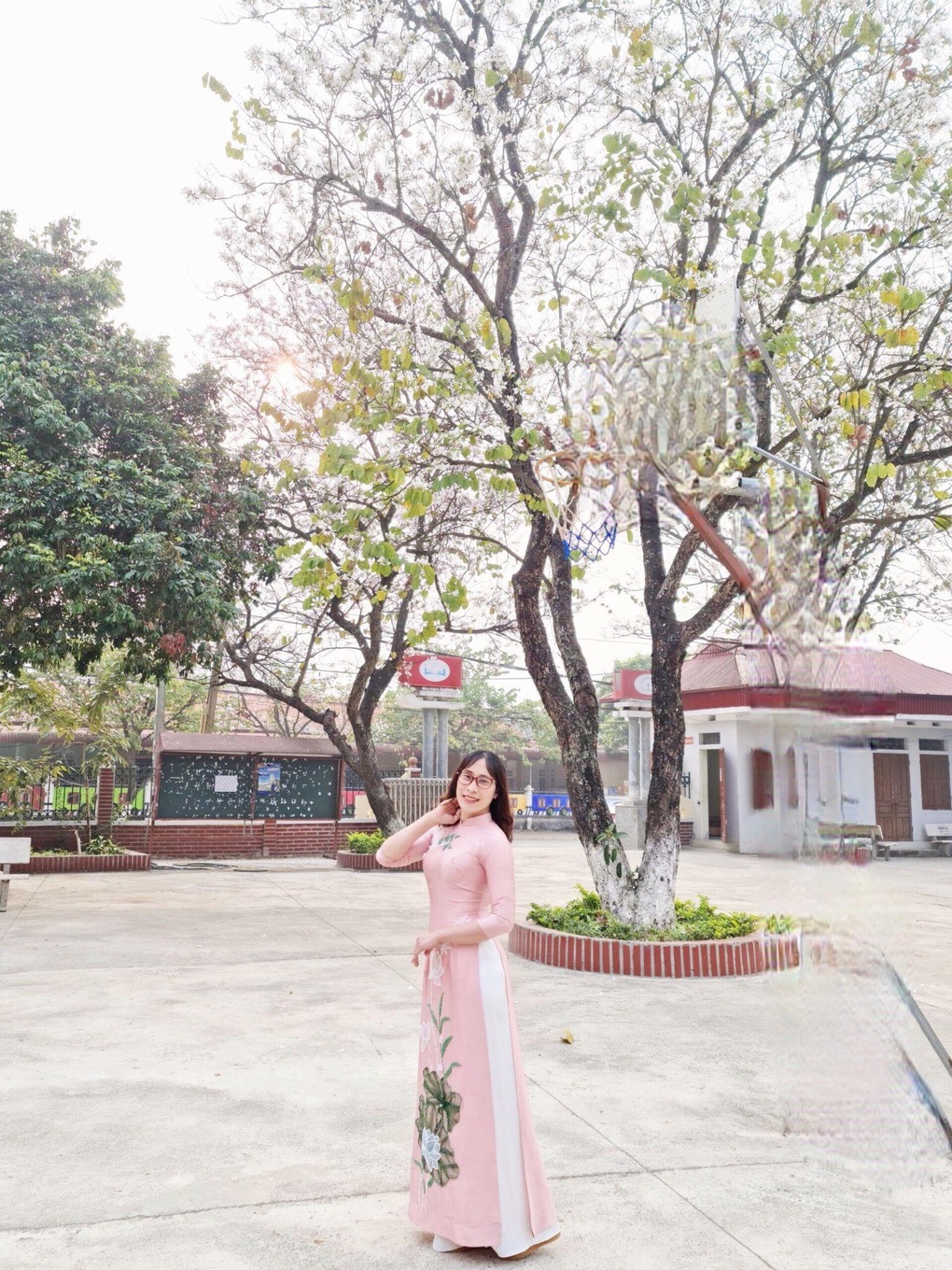 Cô giáo vùng cao vượt hơn 200 km từ Mộc Châu lên Hà Nội học yoga - 1 Cô giáo vùng cao vượt hơn 200 km từ Mộc Châu lên Hà Nội học yoga - 1