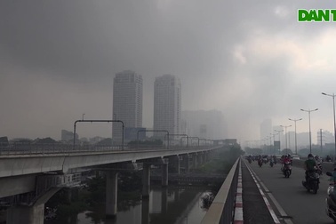 Sài Gòn bị sương mù dày đặc bao phủ