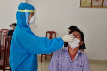 "Ai ở đâu ở yên đó", Đà Nẵng tách hàng trăm F0 khỏi cộng đồng