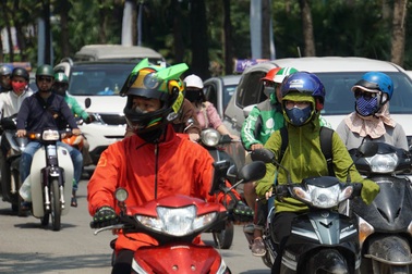 Nắng nóng gay gắt, cảnh báo tia UV gây hại cho con người