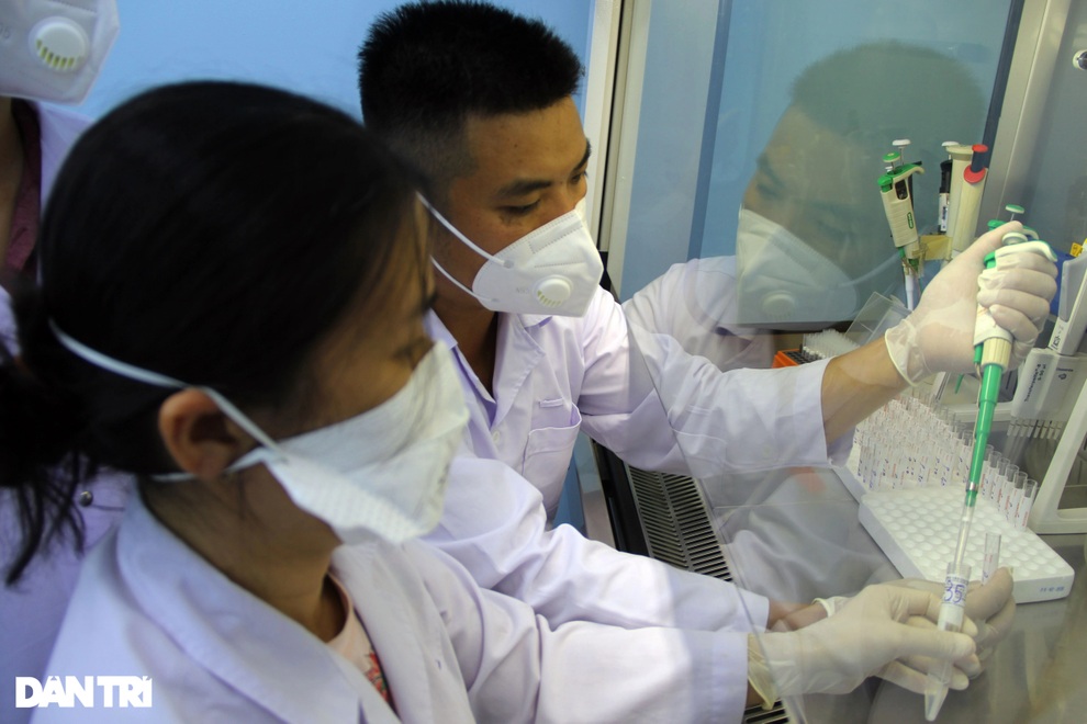 Xét nghiệm cho hơn 10.000 thí sinh thi tốt nghiệp THPT ở Phú Yên - 8 Xét nghiệm cho hơn 10.000 thí sinh thi tốt nghiệp THPT ở Phú Yên - 8