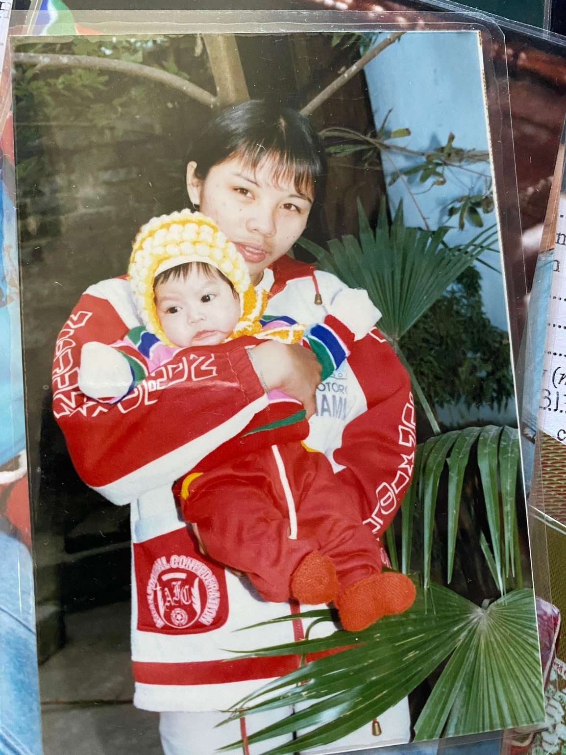 Bị bỏ rơi ở trạm y tế, cô gái người Pháp tìm mẹ Việt sau 20 năm - 1