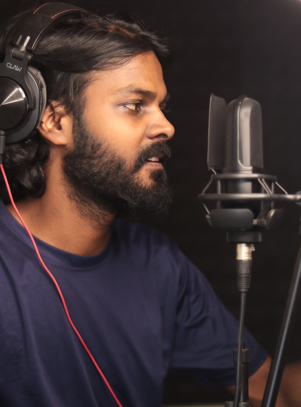 Chàng trai Ấn Độ hát nhạc Việt gây sốt dịp 2/9 và duyên số với cô gái Việt - 6 Chàng trai Ấn Độ hát nhạc Việt gây sốt dịp 2/9 và duyên số với cô gái Việt - 6