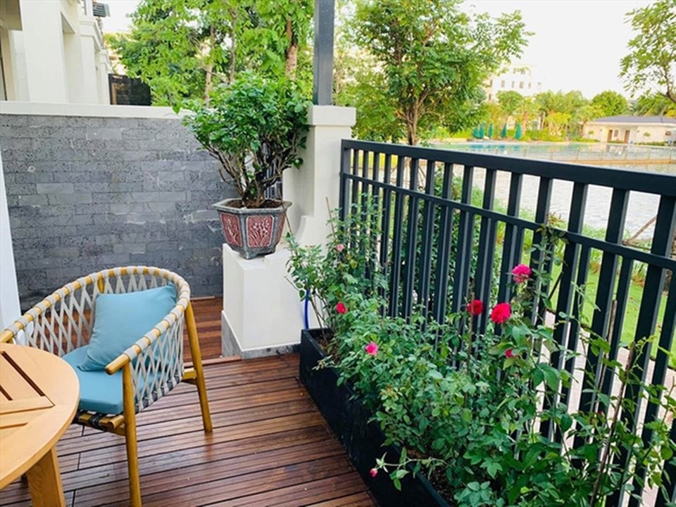 Khám phá căn biệt thự sang trọng, có hồ cá koi rộng lớn của Thanh Vân Hugo - 9 Khám phá căn biệt thự sang trọng, có hồ cá koi rộng lớn của Thanh Vân Hugo - 9