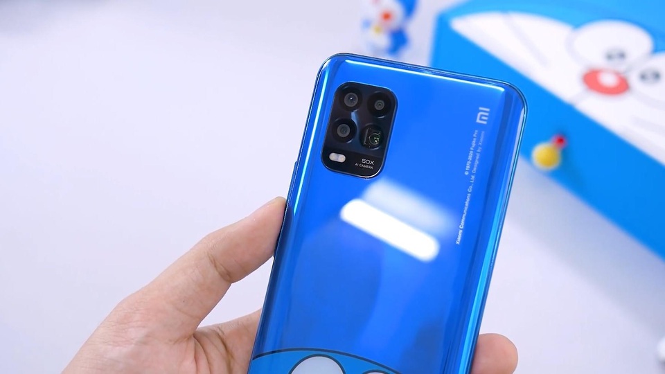 Cận cảnh chiếc smartphone phiên bản Doraemon đặc biệt tại Việt Nam - 5