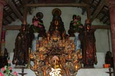 Trộm đánh ôtô đến chùa “chôm” tượng