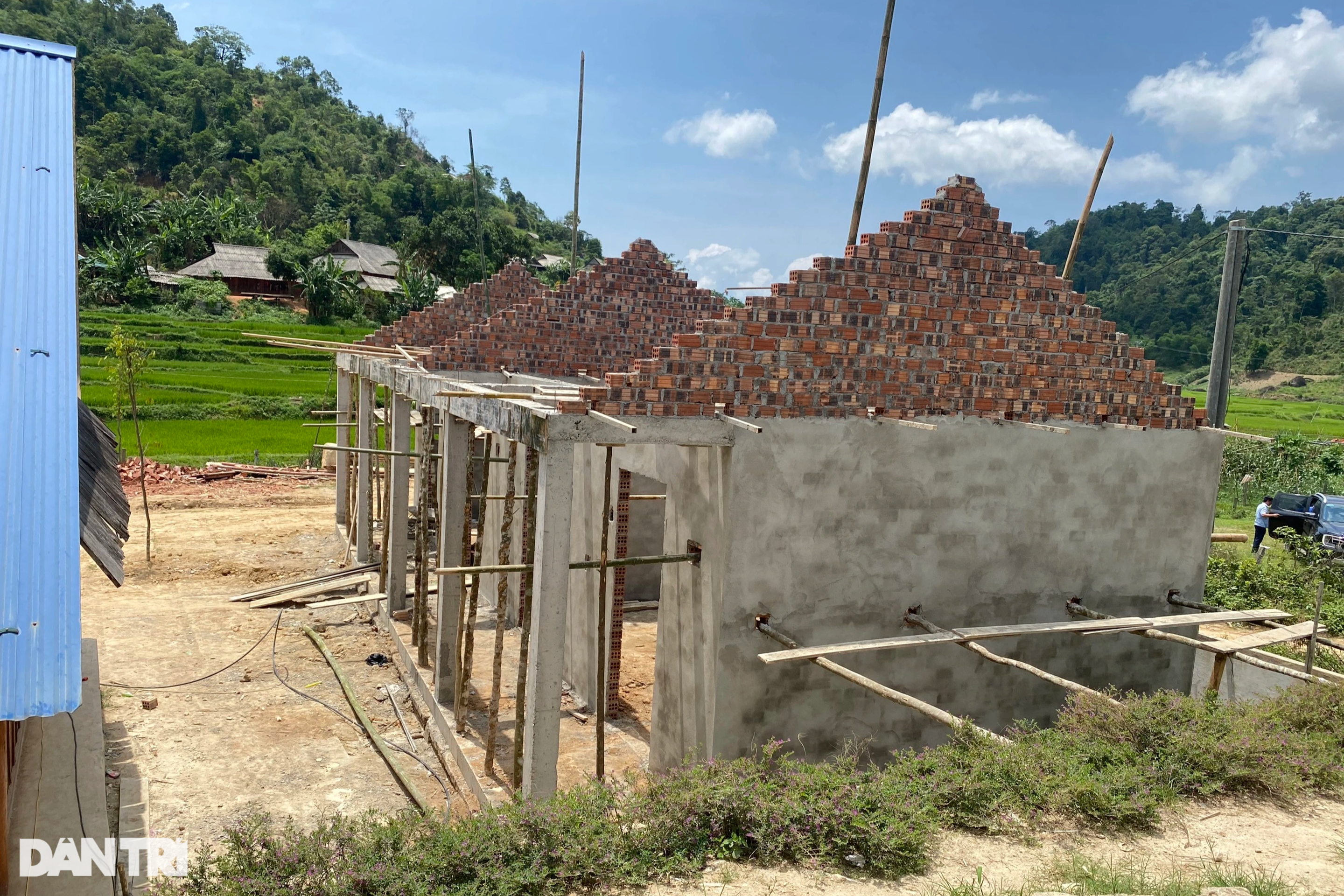 Công trình phòng học Dân trí ở xã biên giới xứ Nghệ đang dần hình thành - 3 Công trình phòng học Dân trí ở xã biên giới xứ Nghệ đang dần hình thành - 3