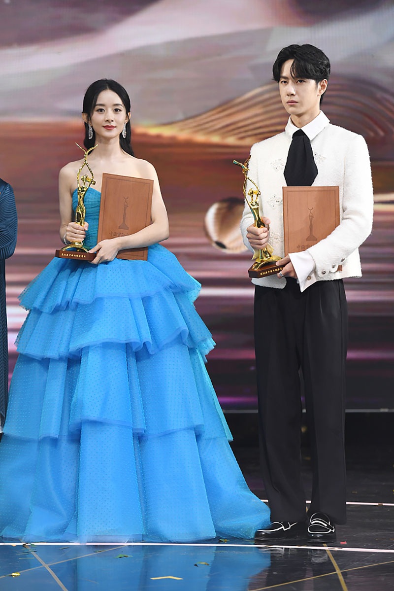 Triệu Lệ Dĩnh gặp họa vì sự quá khích của fan - 2