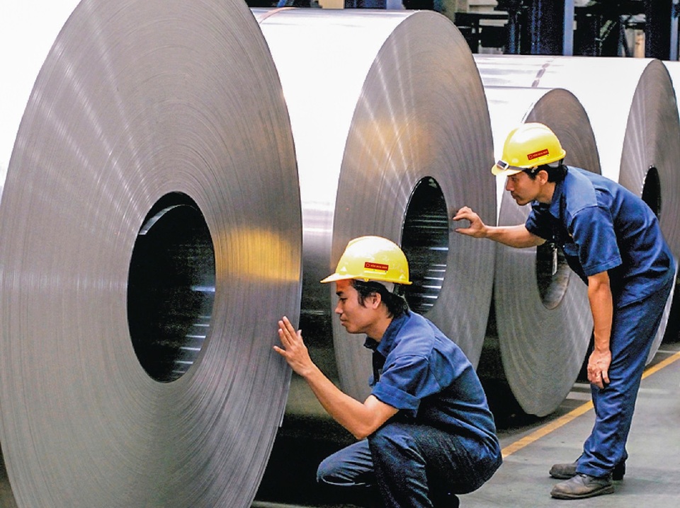 Cận cảnh dây chuyền sản xuất tôn Hoa Sen Gold bảo hành lên đến 30 năm - 3 Cận cảnh dây chuyền sản xuất tôn Hoa Sen Gold bảo hành lên đến 30 năm - 3