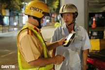 Người vi phạm nồng độ cồn: "Tôi không ngờ CSGT vào hẻm kiểm tra"