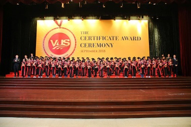 VUS trao chứng chỉ Anh ngữ quốc tế cho 1.928 học viên