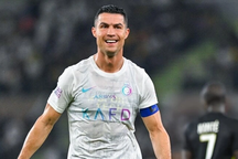 C.Ronaldo phá nhiều kỷ lục nhất năm 2023, vượt trội Messi