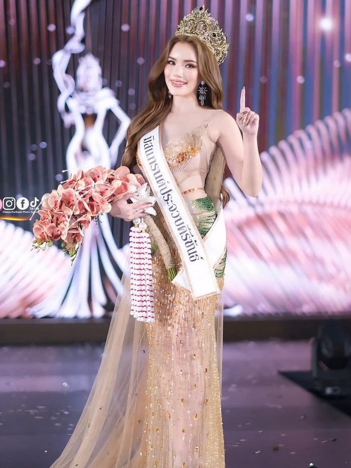 Hoa hậu Thái Lan bị tước vương miện sau 1 ngày đăng quang vì clip nhạy cảm - 1