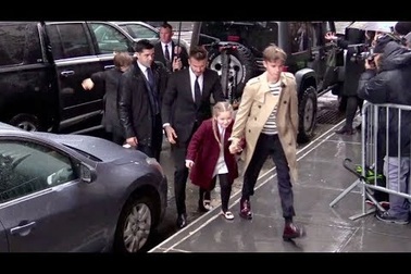 David Beckham cùng vợ con đi ăn tối