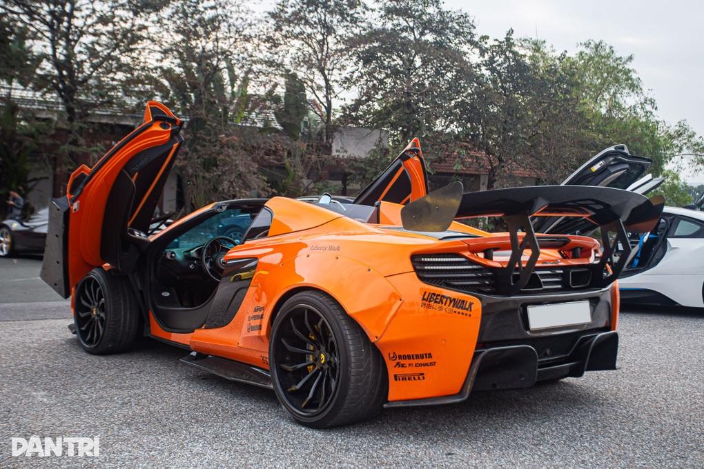 Khám phá McLaren 650S độ Liberty Walk, hàng hiếm giá hơn 10 tỷ đồng - 2 Khám phá McLaren 650S độ Liberty Walk, hàng hiếm giá hơn 10 tỷ đồng - 2