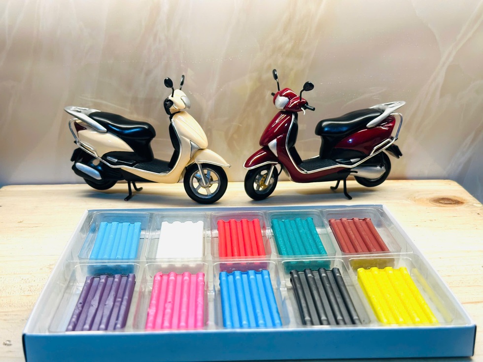 Chàng trai Hà Nội làm xe Vespa, SH bằng đất sét: Trăm triệu cũng không bán - 12 Chàng trai Hà Nội làm xe Vespa, SH bằng đất sét: Trăm triệu cũng không bán - 12