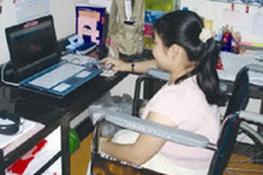 Người “mang nạng” vào Học viện Công nghệ châu Á