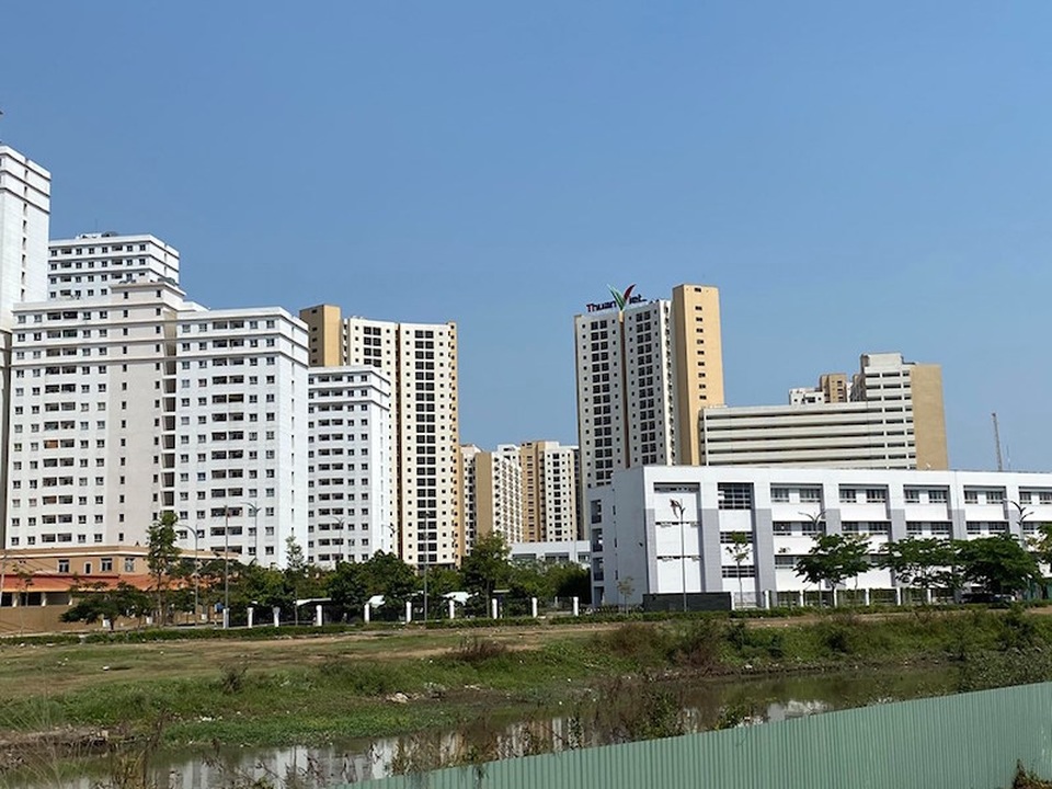 Khó mua nhà ở xã hội vì lãi suất ngân hàng quá cao - 1 Khó mua nhà ở xã hội vì lãi suất ngân hàng quá cao - 1