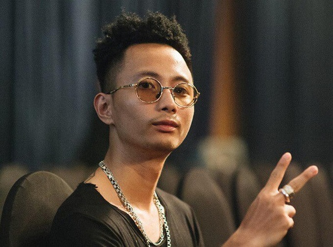 Lật lại quá khứ của thí sinh Rap Việt và King Of Rap: Người diss Suboi và Datmaniac viết lời sáo rỗng, kẻ đòi Karik... hôn ghế - Ảnh 15. Lật lại quá khứ của thí sinh Rap Việt và King Of Rap: Người diss Suboi và Datmaniac viết lời sáo rỗng, kẻ đòi Karik... hôn ghế - Ảnh 15.