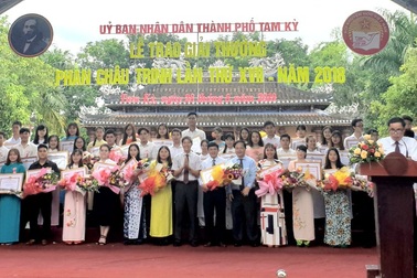 Trao giải thưởng Phan Châu Trinh đến 74 cá nhân xuất sắc