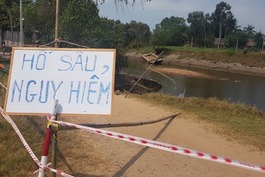 Sông "ngoạm" bờ 10m, ao cá, vườn cây tiền tỷ cuốn theo dòng nước