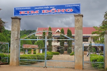 Trường tiểu học “phớt lờ” yêu cầu giảm bớt các khoản thu đầu năm