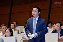 Bộ trưởng Trần Hồng Hà tiếp tục khẳng định “biển miền Trung an toàn”