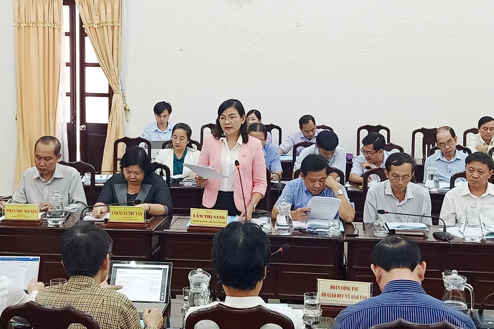 Bộ trưởng GDĐT: Việc chọn sách giáo khoa cần phải đảm bảo công bằng - 4 Bộ trưởng GDĐT: Việc chọn sách giáo khoa cần phải đảm bảo công bằng - 4