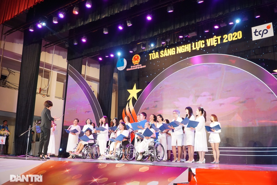 64 tấm gương thanh niên khuyết tật là động lực cho những người còn tự ti - 5 64 tấm gương thanh niên khuyết tật là động lực cho những người còn tự ti - 5