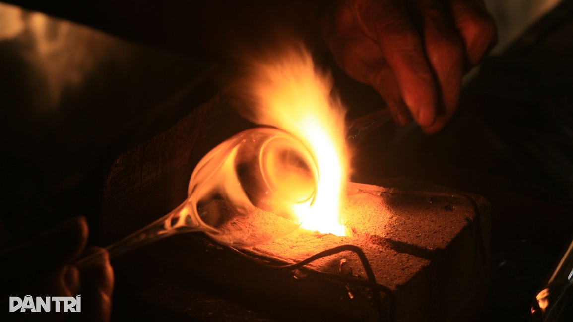 Những người cuối cùng làm nghề thổi ống tiêm philatop - 5 Những người cuối cùng làm nghề thổi ống tiêm philatop - 5