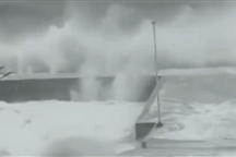 Trung Quốc hứng bão lớn sau mưa lũ "nghìn năm có một"