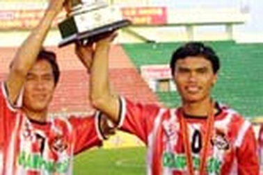 Tài Em, Kim Chi - Quả bóng vàng nam, nữ VN 2005 
