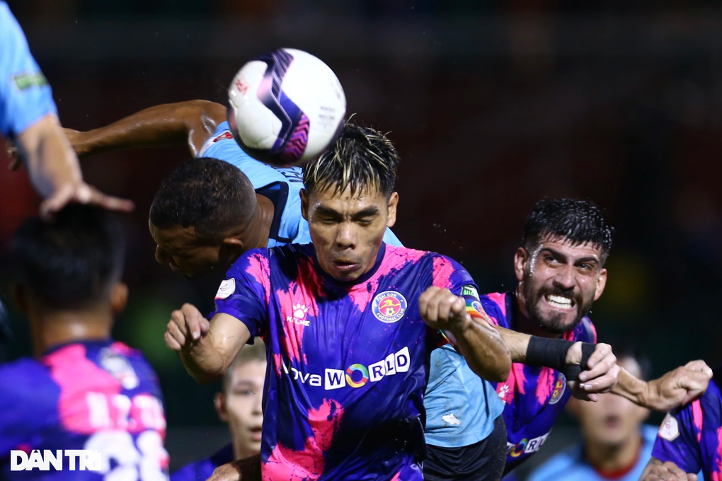 Lê Huỳnh Đức có chiến thắng đầu tiên tại V-League 2022 cùng Sài Gòn FC - 7 Lê Huỳnh Đức có chiến thắng đầu tiên tại V-League 2022 cùng Sài Gòn FC - 7
