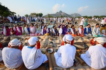 Đặc sắc lễ tảo mộ trong ngày hội Ramưwan của người Chăm