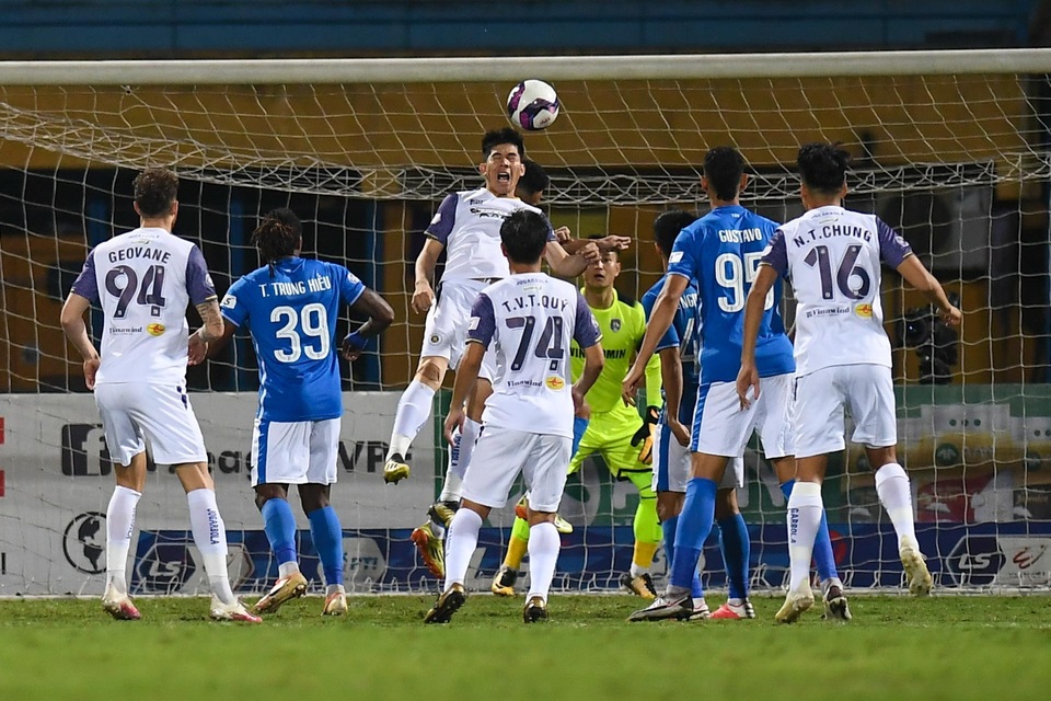 CLB Hà Nội 4-0 Than Quảng Ninh: Quang Hải rực sáng - 21 CLB Hà Nội 4-0 Than Quảng Ninh: Quang Hải rực sáng - 21