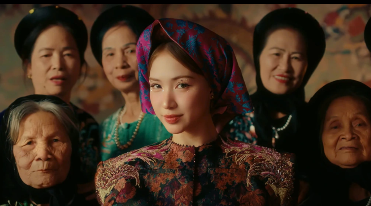 Cát-xê của Hòa Minzy tăng gấp đôi sau hiện tượng MV Bắc Bling? - 1