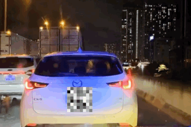 Ô tô đi vào làn dừng khẩn cấp, quyết không nhường đường cho xe ưu tiên