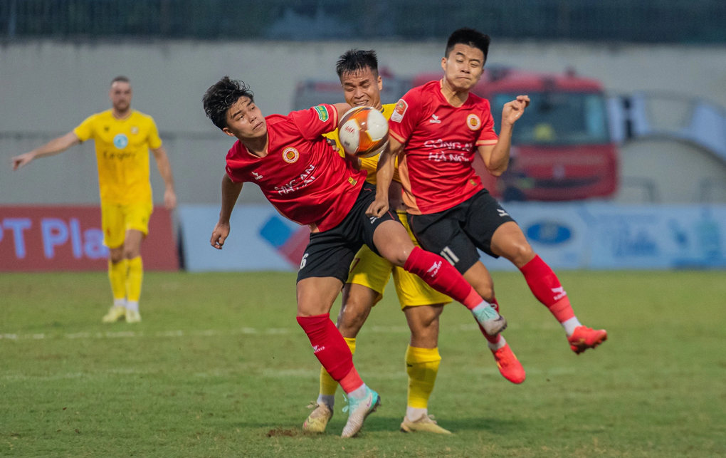 Phan Văn Đức ghi bàn giúp CLB Công an Hà Nội thắng Thanh Hóa - 5 Phan Văn Đức ghi bàn giúp CLB Công an Hà Nội thắng Thanh Hóa - 5