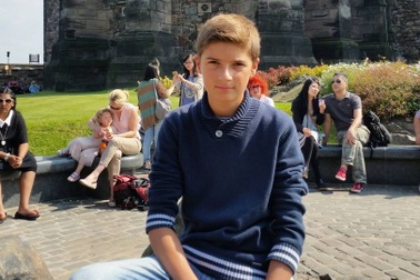 Hiệu trưởng dũng cảm “đấu trí” với nghi phạm trong vụ xả súng tại Pháp