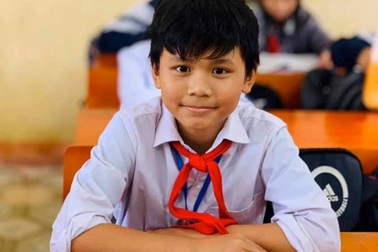 Học sinh lớp 6 trả lại hơn 18 triệu đồng cho người đánh rơi