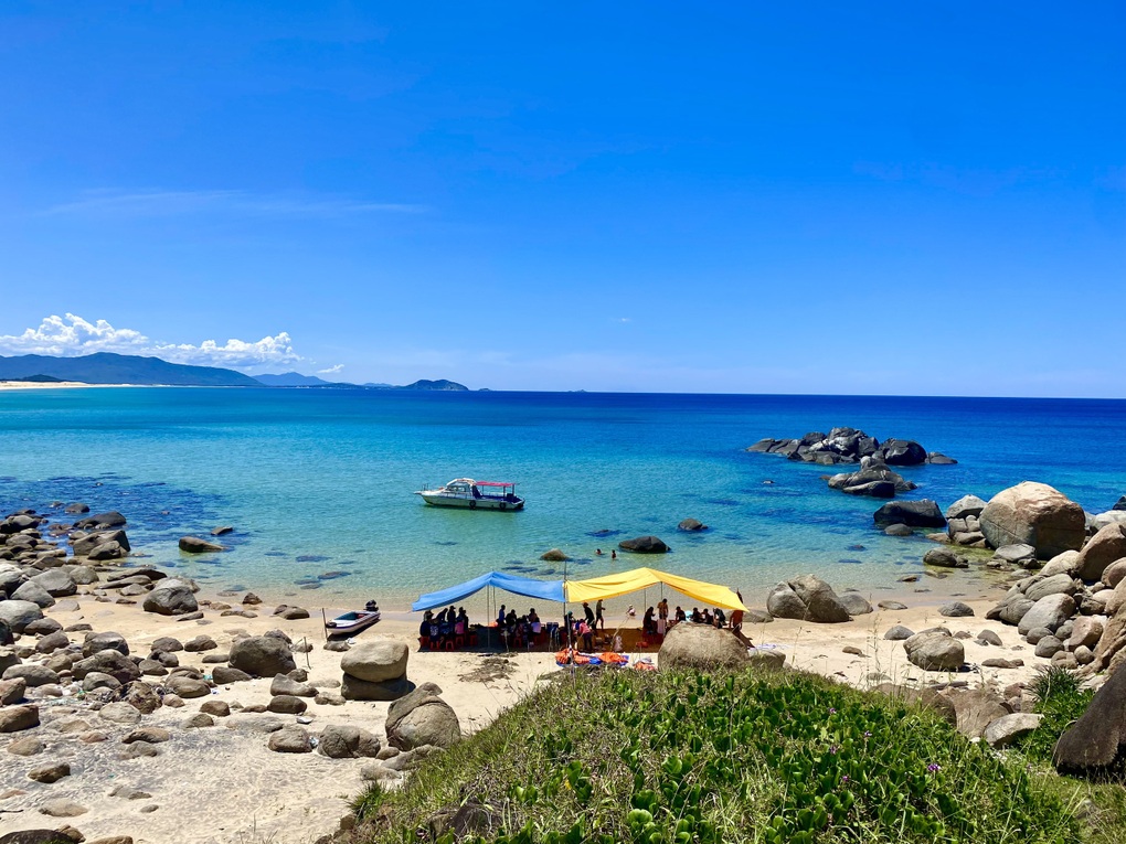 Bắt cá dưới đáy biển, ăn hải sản tươi sống ngay tại chỗ ở Đề Gi - 3 Bắt cá dưới đáy biển, ăn hải sản tươi sống ngay tại chỗ ở Đề Gi - 3