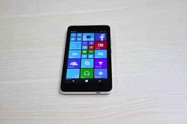 Q-Smart Storm W610 – Smartphone Windows Phone màn hình rộng, giá tốt