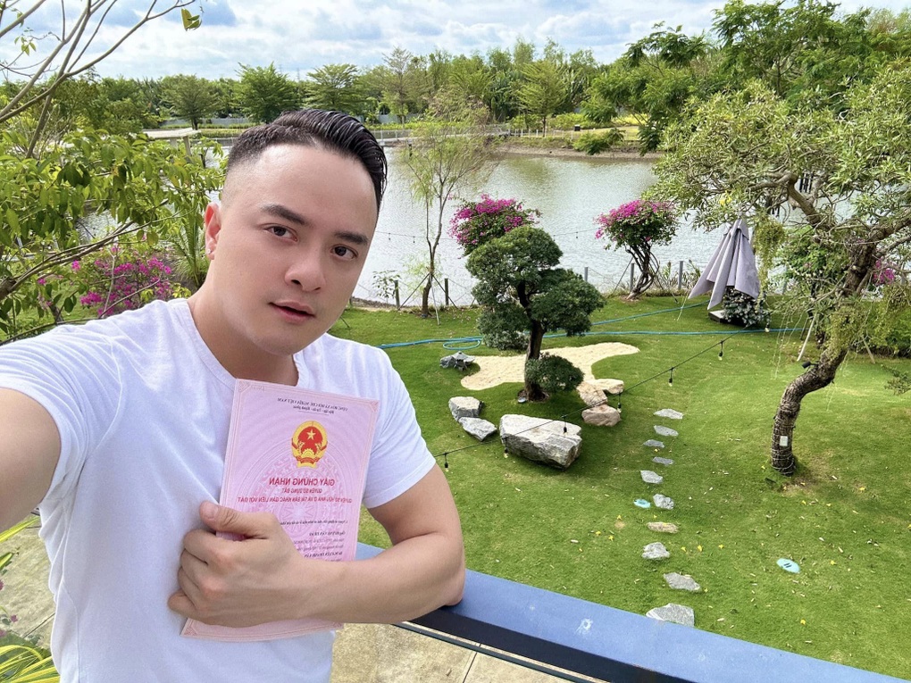 Cao Thái Sơn: Tôi có nhiều nhà đẹp, kinh tế vững vàng… nhưng vẫn cô đơn - 2 Cao Thái Sơn: Tôi có nhiều nhà đẹp, kinh tế vững vàng… nhưng vẫn cô đơn - 2